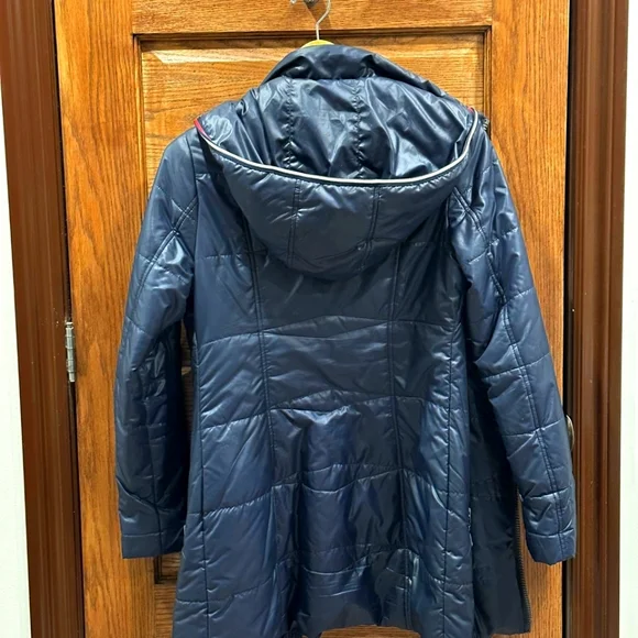 Coat - Picture 3 of 4